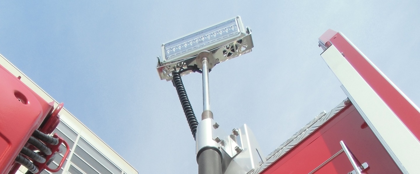 手動遠隔操作式伸縮柱 フラッシュボーイポール