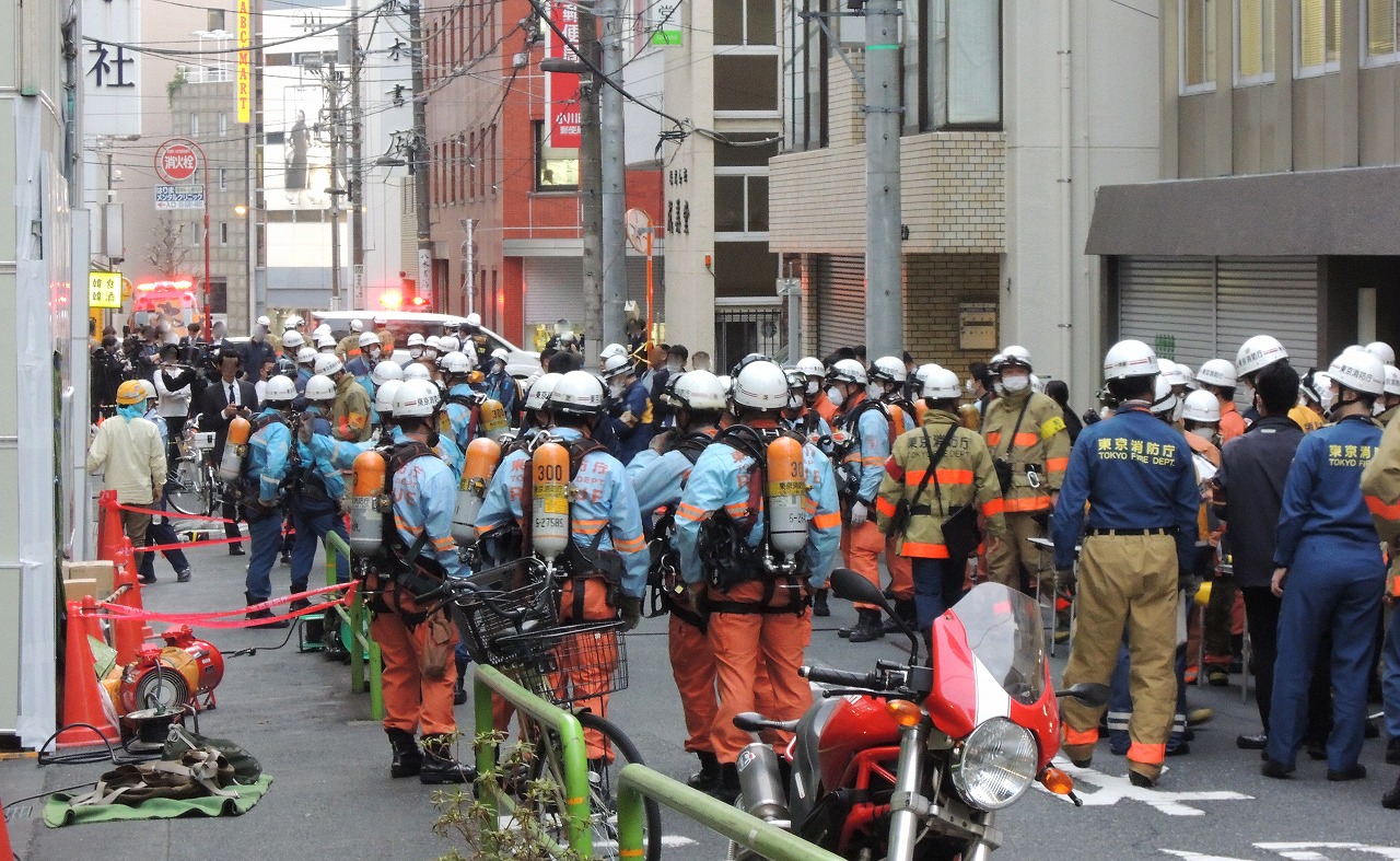 東京・神田小川町のビル解体現場で救助活動 <br>Jレスキュー編集部 現場レポート